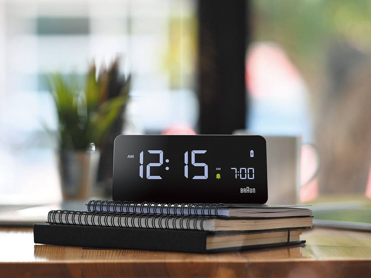 QI WIRELESS CHARGING DIGITAL ALARM CLOCK_8